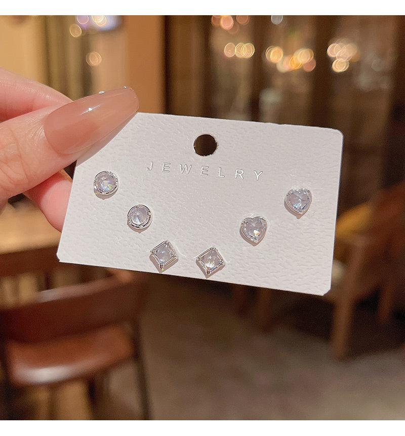 Simple Style Round Square Heart Shape Copper Inlay Zircon Ear Studs 1 Set