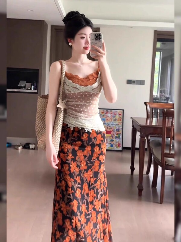 French-Style Floral Flared Umbrella Skirt, Elegant and Slimming A-Line Midi Skirt for Petite Women with a Draped Feel