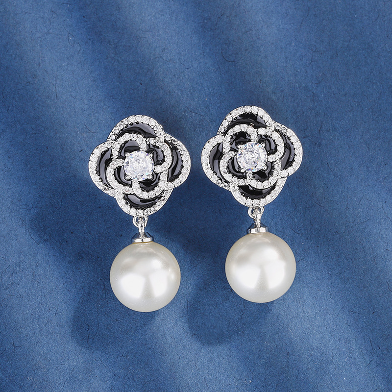 2024 nuevo estilo Zhuang Shengsheng joyería fondo de cobre chapado en oro con incrustaciones de perlas temperamento camelia traje femenino 16-14mm