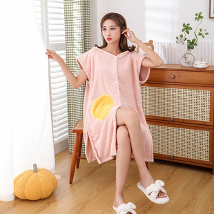 Coral Velvet Bath Skirt Can Be Worn as a Bath Towel, One-Piece Hooded Cape Bathrobe for Women, Absorbent Swimming Bathrobe Style for Home Use