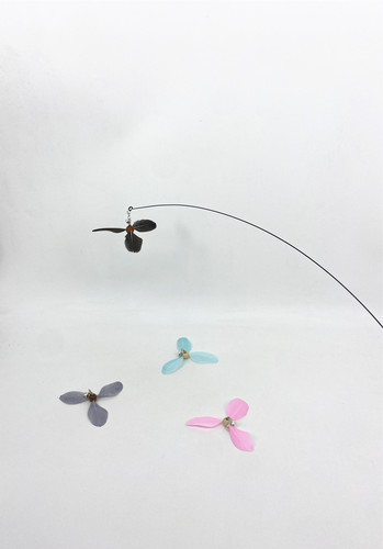 Star Smart Cat Long Wire Rotating Windmill Cat Teaser with Self-Hooking Bell Feather Replacement Fishing Style Cat Toy