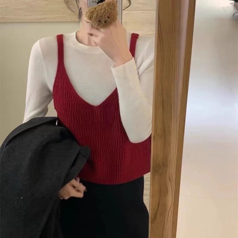 Korean Style Fresh and Youthful V-Neck Knitted Camisole for Women, Suitable for Layering in Spring and Summer, Sleeveless Candy-Colored Inner Top for Petite Figures