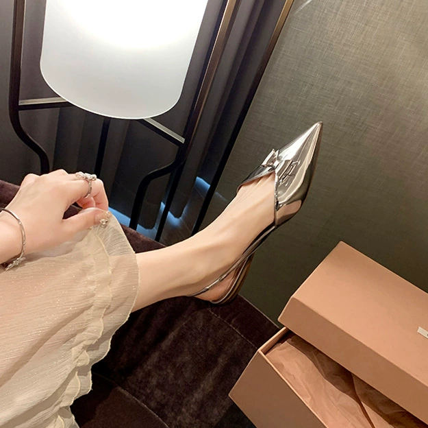 Версия из овчины ~ Изысканные серебряные женские босоножки из натуральной кожи с острым носком и бантами, босоножки на плоской подошве и тапочки, полутапочки-мулы.