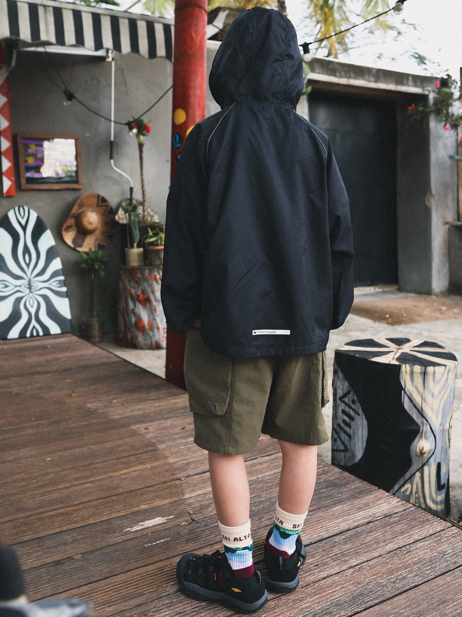 Niños encapuchados abrigo de ropa de protección solar 2026 verano ligero al aire libre chaqueta impermeable para niños chaqueta de niño grande