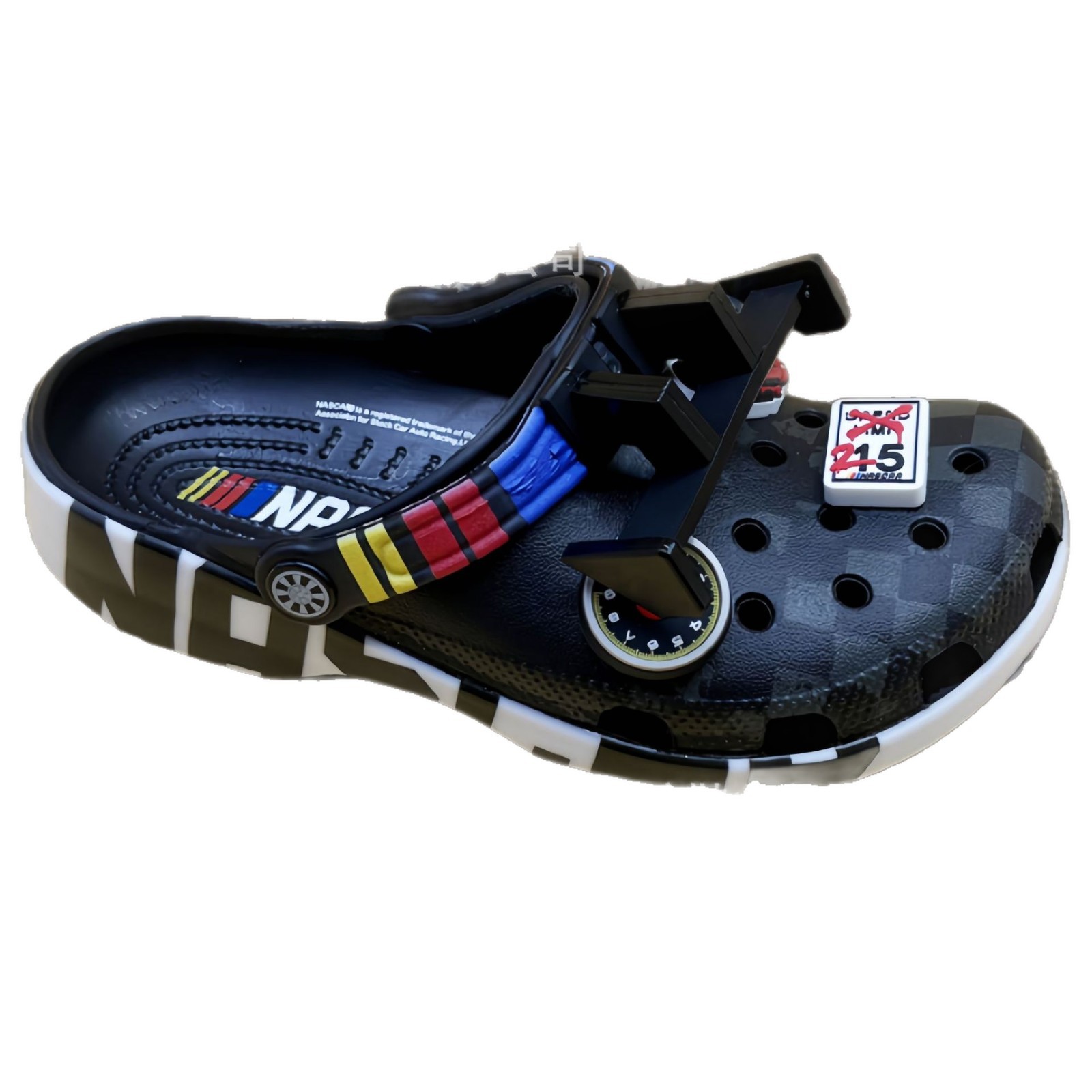 Nuevo cro juguetes de movilización de carreras negro agujero zapatos de playa antideslizante para hombres y mujeres zapatos de cabeza fábrica al por mayor