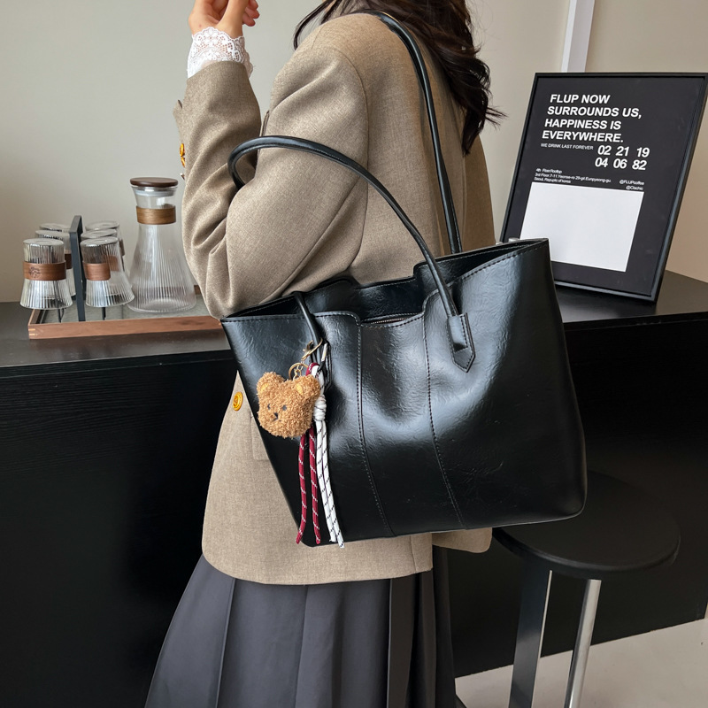Bolso de trabajo de alto nivel, invierno 2024 nuevo estilo versátil bolso de hombro bajo la axila, bolso popular de este año