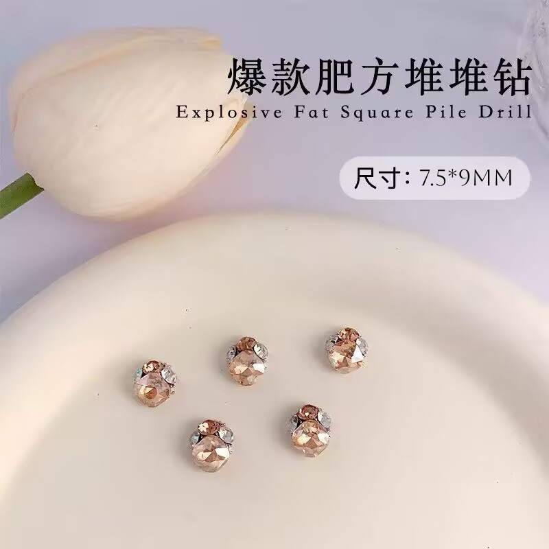 小さな高品質の太い四角いフラッシュダイヤモンドボールネイルアートジュエリースーパーフラッシュ小さな太い四角い完成品パイルクリスタルネイルアクセサリー|undefined