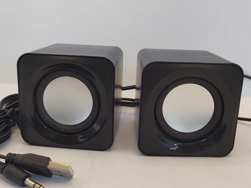 メーカーはパソコンのスピーカー2.0usbに電力を供給しています。|undefined
