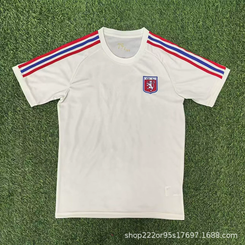 Футбольная форма Blue Cross Chivas Aston Villanovokusen Feyenoord Notts Forest свитер/майка?