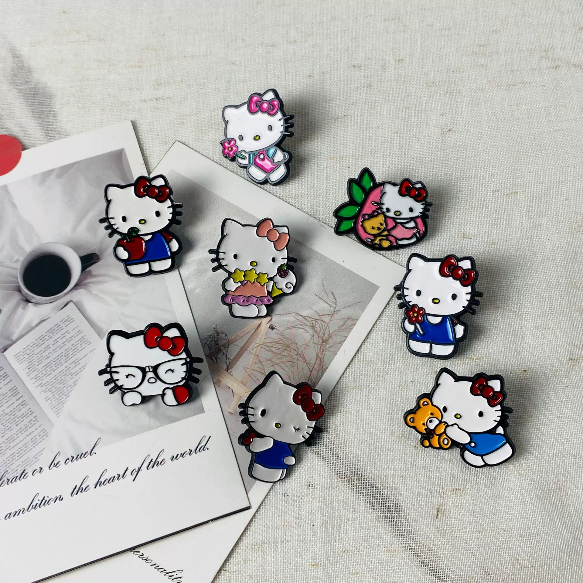 Металлическая брошь Hello Kitty, мультяшный значок из металла с эмалевым эффектом, разные цвета