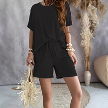 2025�羳�W�����z���ϼ�ɫѝ�����b����A�I���¶�ѝ�ļ�Ů���b