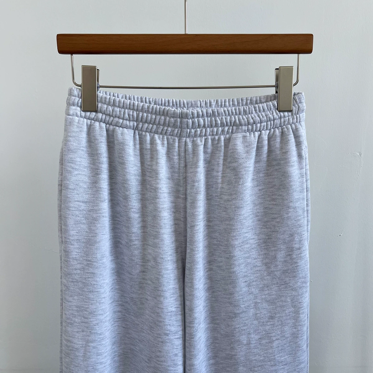 Лёгкие и тёплые спортивные брюки для женщин в стиле lightweight fleece, с заниженной талией, drawstring, плюс бархатистая, мягкая и комфортная