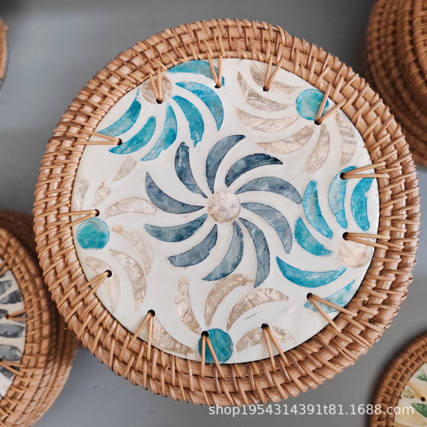 Alfombrilla aislante de concha, posavasos para hoteles y hostales, alfombrilla de desayuno con borde de ratán, alfombrilla antisalpicaduras para mesa de café, aislamiento térmico y protección contra quemaduras.