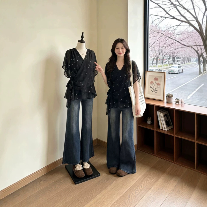 2026 Summer New Commuter Style Doll Collar Gray Top for Women, Long Sleeves, Waist-Cinching Tie Design, Unique and Stylish 2026 Summer New Commuter Style Doll Collar Gray Top for Women, Long Sleeves, Waist-Cinching Tie Design, Unique and Stylish