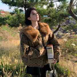 咖色印花波点拼接羽绒服2025新款女冬独特超好看毛领小香风厚外套