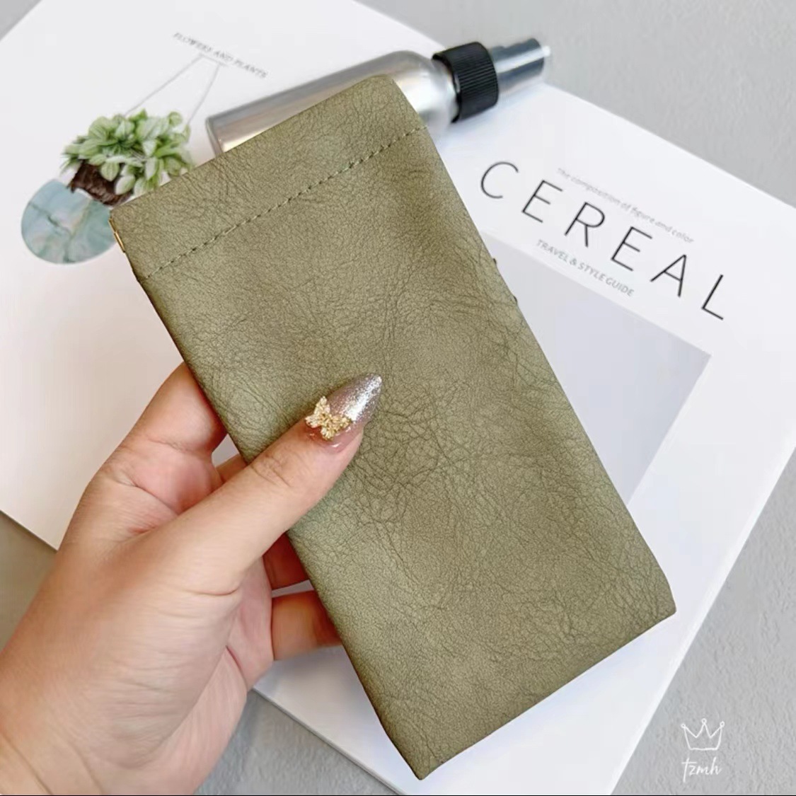 우아한 올리브 그린