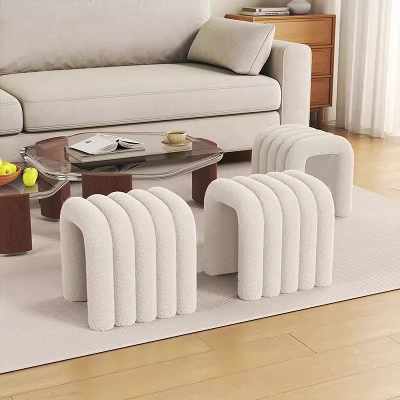 Fabricante de vestuario de estilo francés maquillaje de ropa de vestir de lujo ligero de alto nivel para el hogar zapatos taburetes de vestuario negro zapatos taburetes cortos