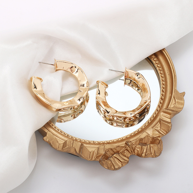 13g Weight Earrings Classification Wedding, Travel Occasion Women'S Gender Vintage Style Style Gold Color Wholesale Jewelry Geometric C-shaped Irregular Glossy Earrings Nihaojewelry 1