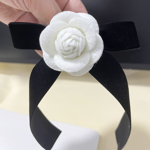 High-end camellia brooch Fashion velvet flower accessories Women's dress decorations Korean style pins