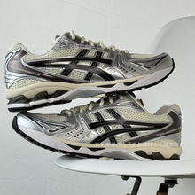 �羳���Q���ɪGel-Kayano 14 ��Ůʿ�ܲ�Ь�͹�͸�����e�\��Ь