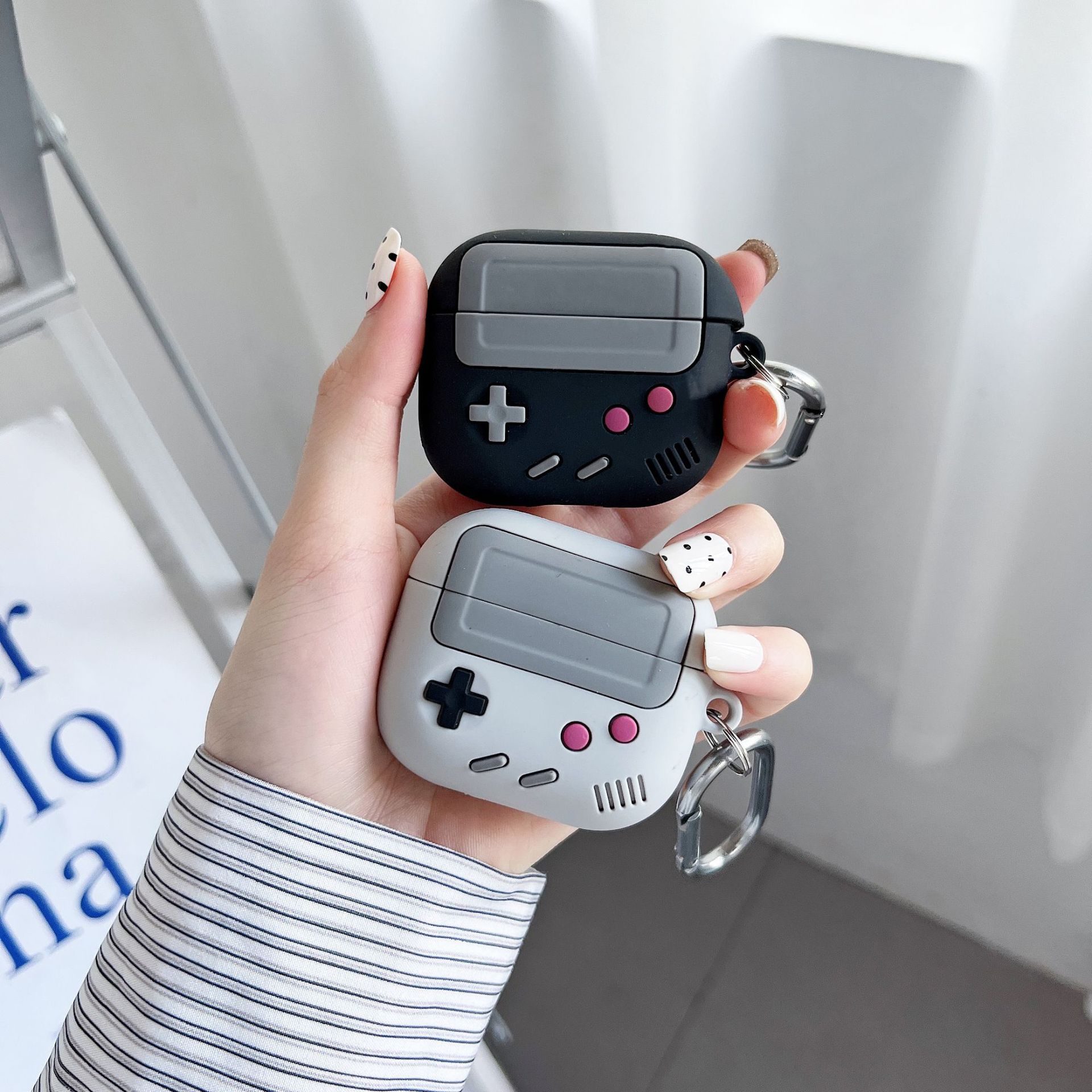 La nueva cubierta protectora para auriculares Bluetooth de la consola de juegos personalizada es adecuada para airpods 4ta generación protección suave anti-caída