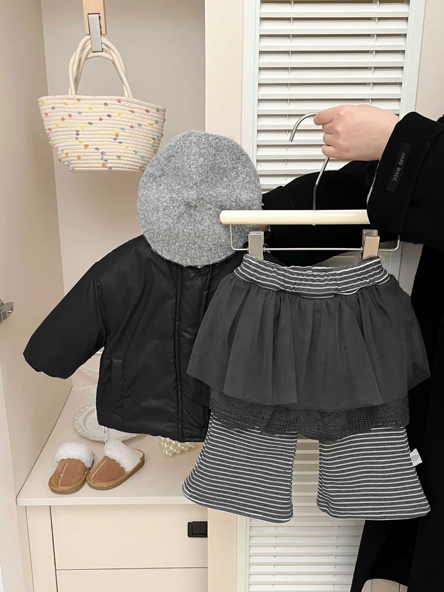 Bebé de moda fresco y chaqueta de cuero gruesa nueva chaqueta de estilo extranjero para chicas coreanas chaqueta de moda para bebés y bebés image 4