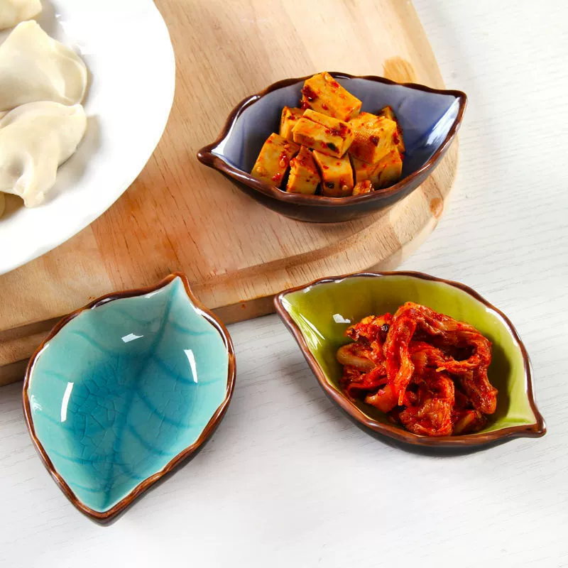 Посудная миниатюра японского стиля Leaf Creative Ceramics Ceramics Small Japanese -style Tableware Multifunctional Home Vinegar Dibcan Seasoning Display Creative Snack Creative Snack Disk