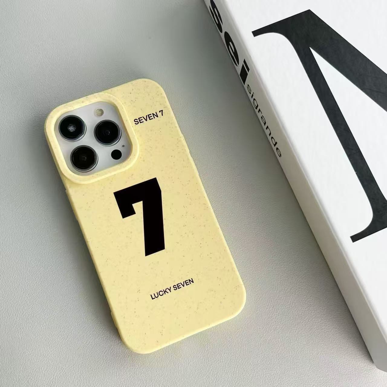 Lucky Number 7 es adecuado para la personalidad de la carcasa del teléfono móvil iphone16 Apple 15pro anti-caída 14 Japón y Corea del Sur 13 Europa y América 12