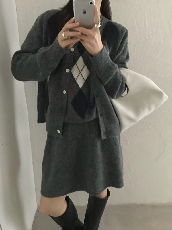 时尚休闲菱形提花针织衫套装女2025圆领毛衣开衫马甲+半裙三件套|undefined