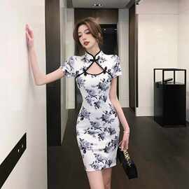 2026夏季新款年轻款少女改良式旗袍超修身显瘦炸街短袖包臀连衣裙