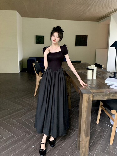 Large size Hepburn style square collar dress for women 2025 new summer fat mm belly-covering figure-flattering black long dress for women