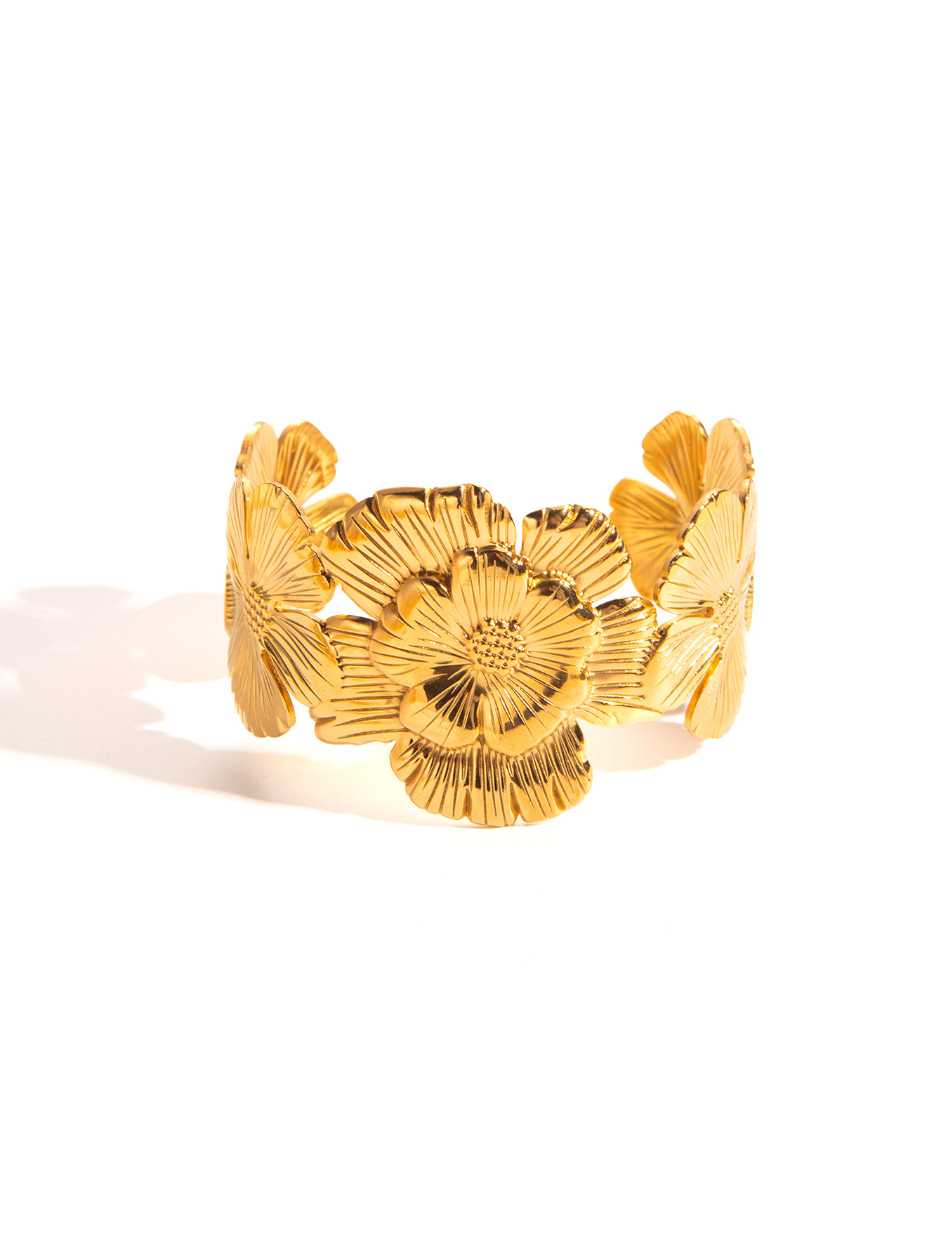 29g Weight 18K Gold Plated Plating Material Bangle Classification Titanium Steel Chain Material 1 Piece Quantity Casual, Party, Street Occasion Titanium Steel Material Flower, Butterfly Pattern All Seasons Season Women's Gender Plating Design IG Style Style Gold Color IG Style Flower Butterfly Titanium Steel 18K Gold Plated Bangle In Bulk 28