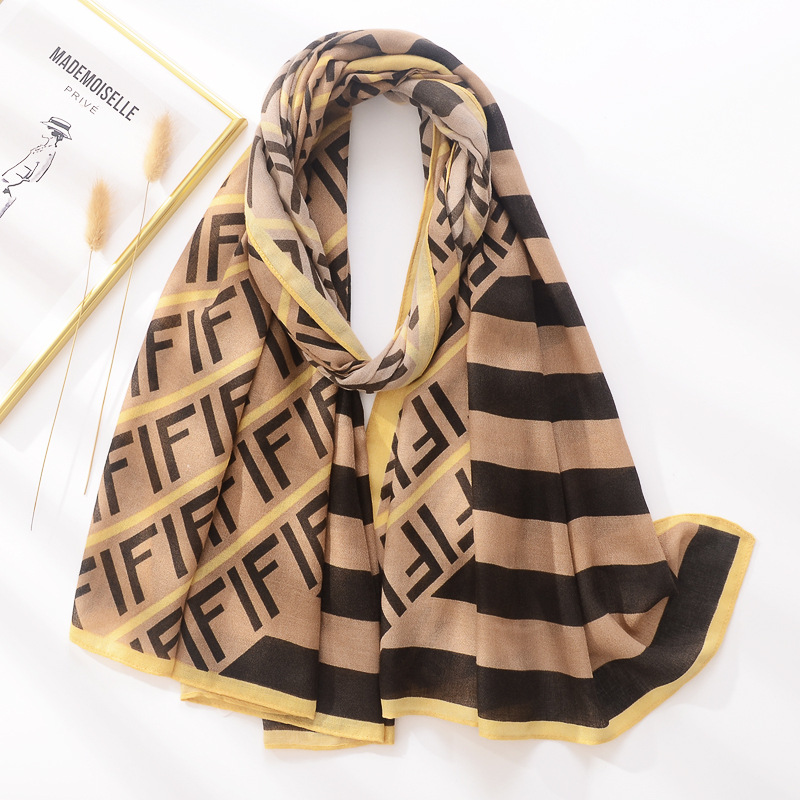 Nuevo estilo coreano de otoño y invierno caliente letra impresa bufandas mujeres de verano protector solar toallas de algodón y lino toallas de playa