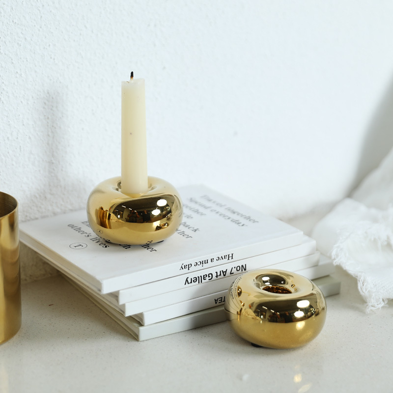 Decoraciones de candelabro de cerámica dorada y plateada moderna sala de estar atmósfera doméstica decoración de candelabro de mesa redonda