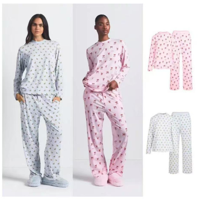 SKIMS Christmas limited edition Kardashian print pajama set, long-sleeve T-shirt top, long pants, loungewear, casual pants SKIMS Christmas limited edition Kardashian print pajama set, long-sleeve T-shirt top, long pants, loungewear, casual pants
