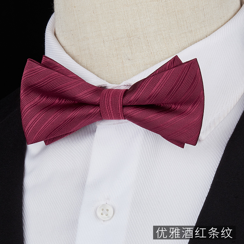 우아한 버건디 스트라이프 보타이