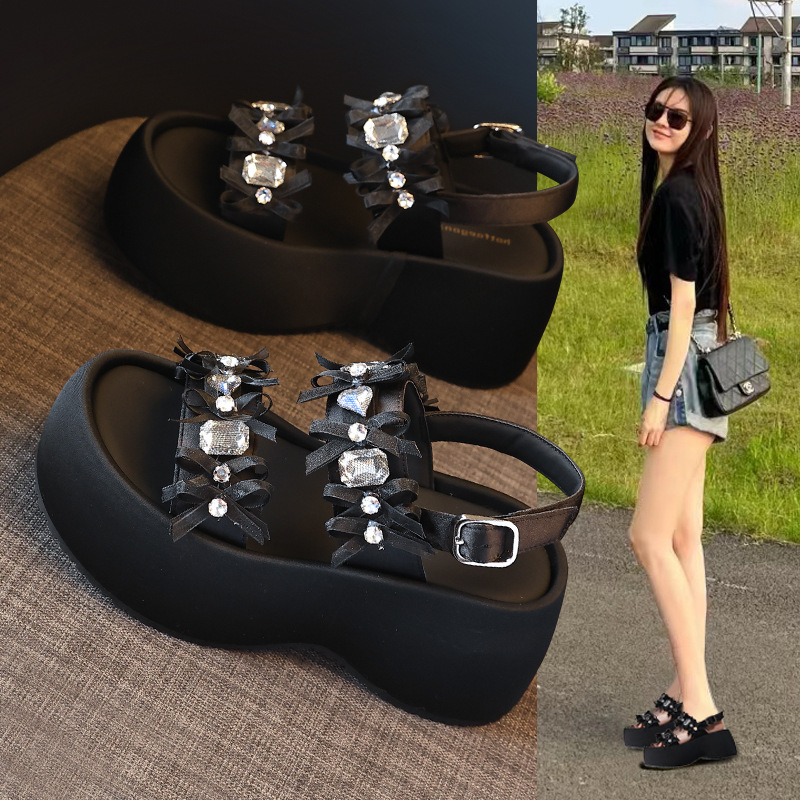 Sandal nữ đế bánh xốp đính đá phối váy thời trang mùa hè 2025 — Màu đen, Màu xám bạc