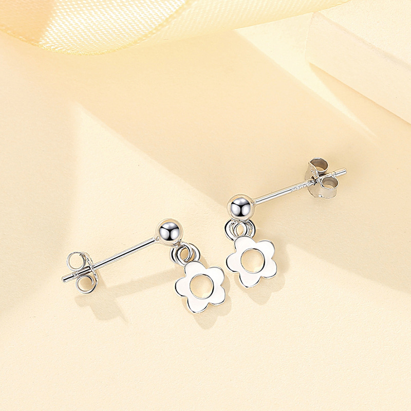 S925 plata esterlina pequeña flor estilo coreano pequeño hueco girasol pendientes simple elegante estudiante artístico fresco estilo Mori