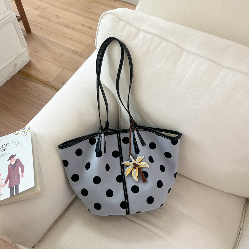 Bolsas casuales de gran capacidad para mujeres 2026 nuevas bolsas axilales de moda, bolsas de hombro simples para viajar image 8