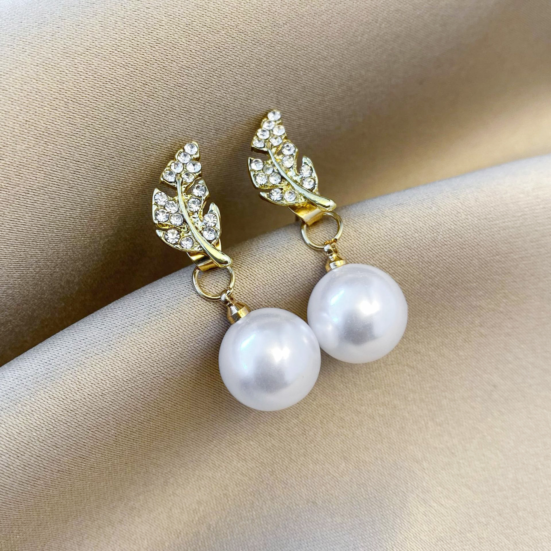 1 Pair Fashion Bear Heart Shape Alloy Plating Artificial Pearls Rhinestones Womenu0027S Earrings