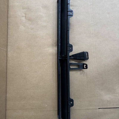 Suitable for the 2017 US version of the Equinox; lower sun visor; US-specific OE; 84614525