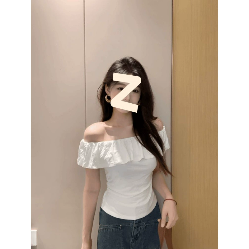 Футболка с короткими рукавами на плече женщина 2025 года