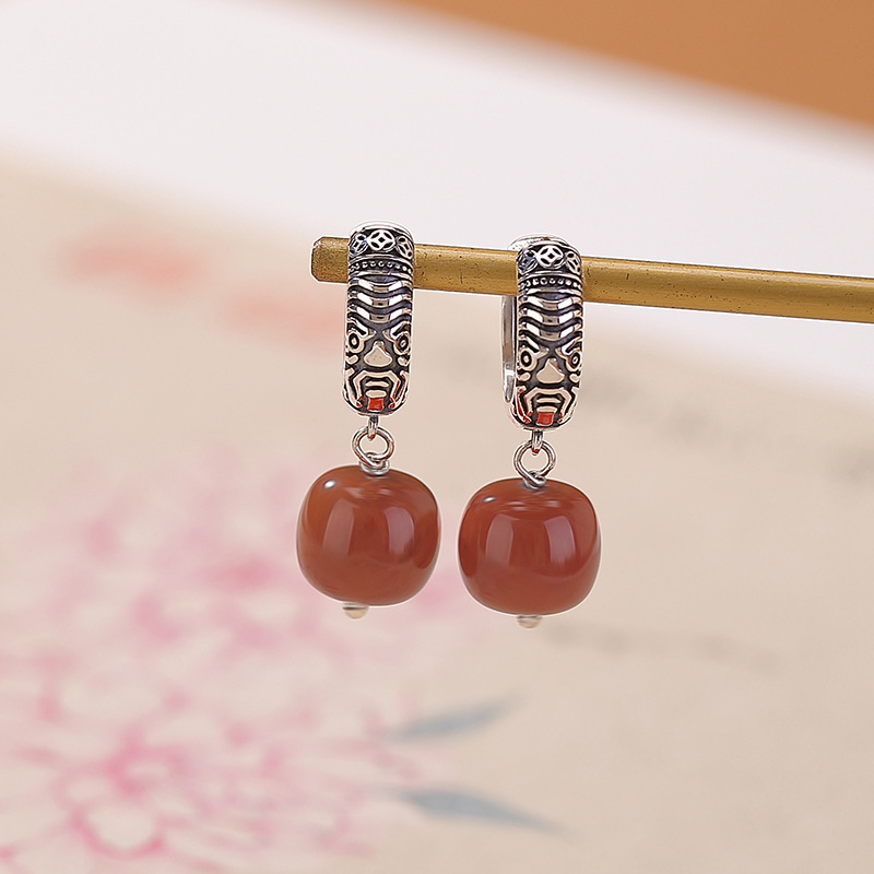 Bông tai bạc S925 đính mã não đỏ phong cách retro dân tộc — một cặp