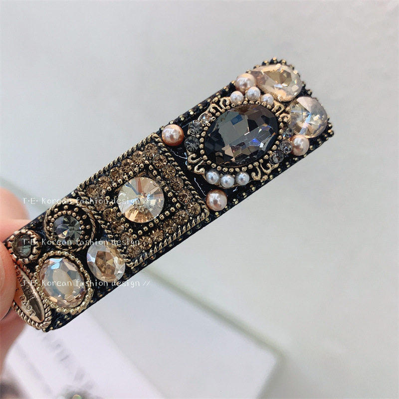 19g Weight Hair Clip Hair Accessories Type Rhinestones Inlay Material 1 Piece Quantity Holiday, Travel, Daily Occasion Metal Material Geometric Pattern Women's Gender Inlay Design Elegant, Streetwear Style Dongdaemun Czech Diamond Barrettes Retro Debutante Style BB Clip Side Bangs Internet Celebrity Hair Clip For Broken Hair Barrettes Hair Accessories For Women 7