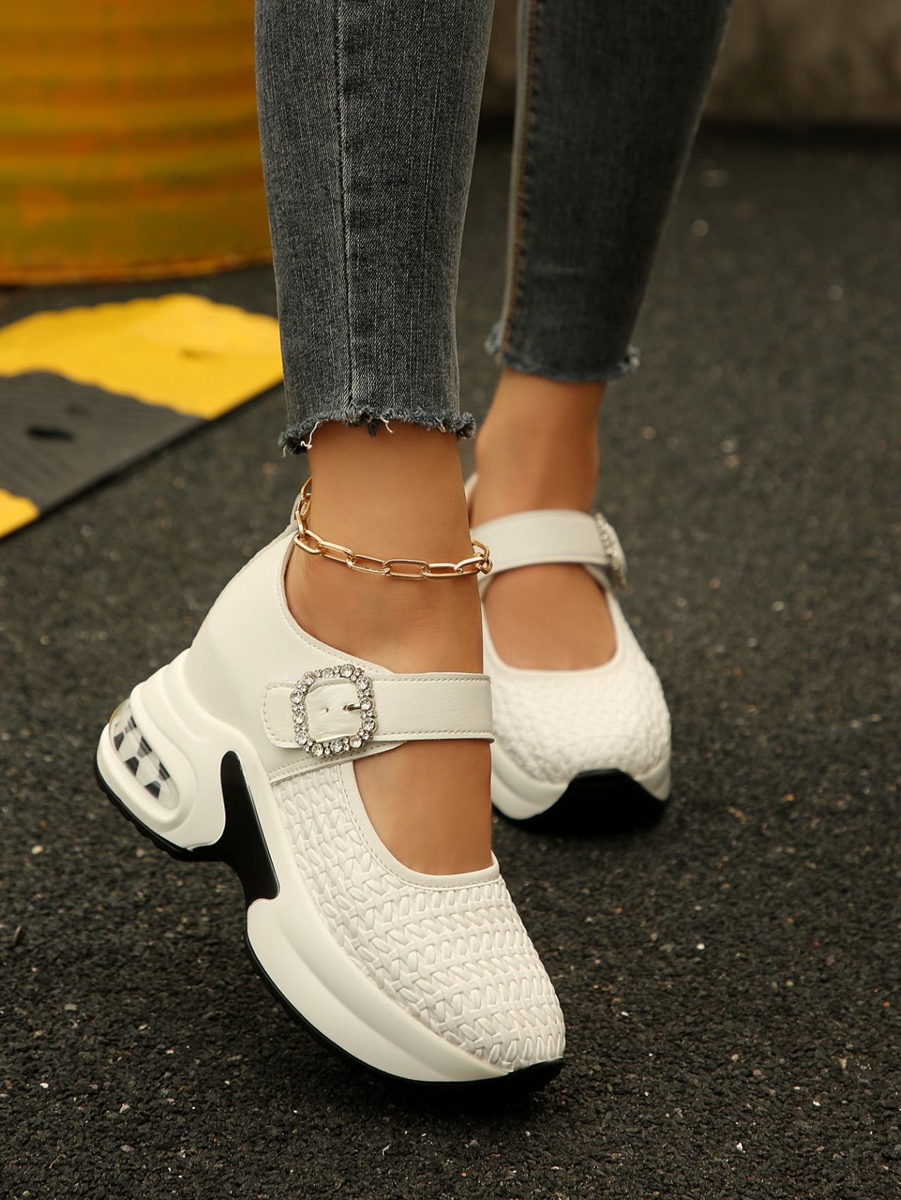 Sapatilhas com cunha para mulher com strass e sola plataforma_voghion.com