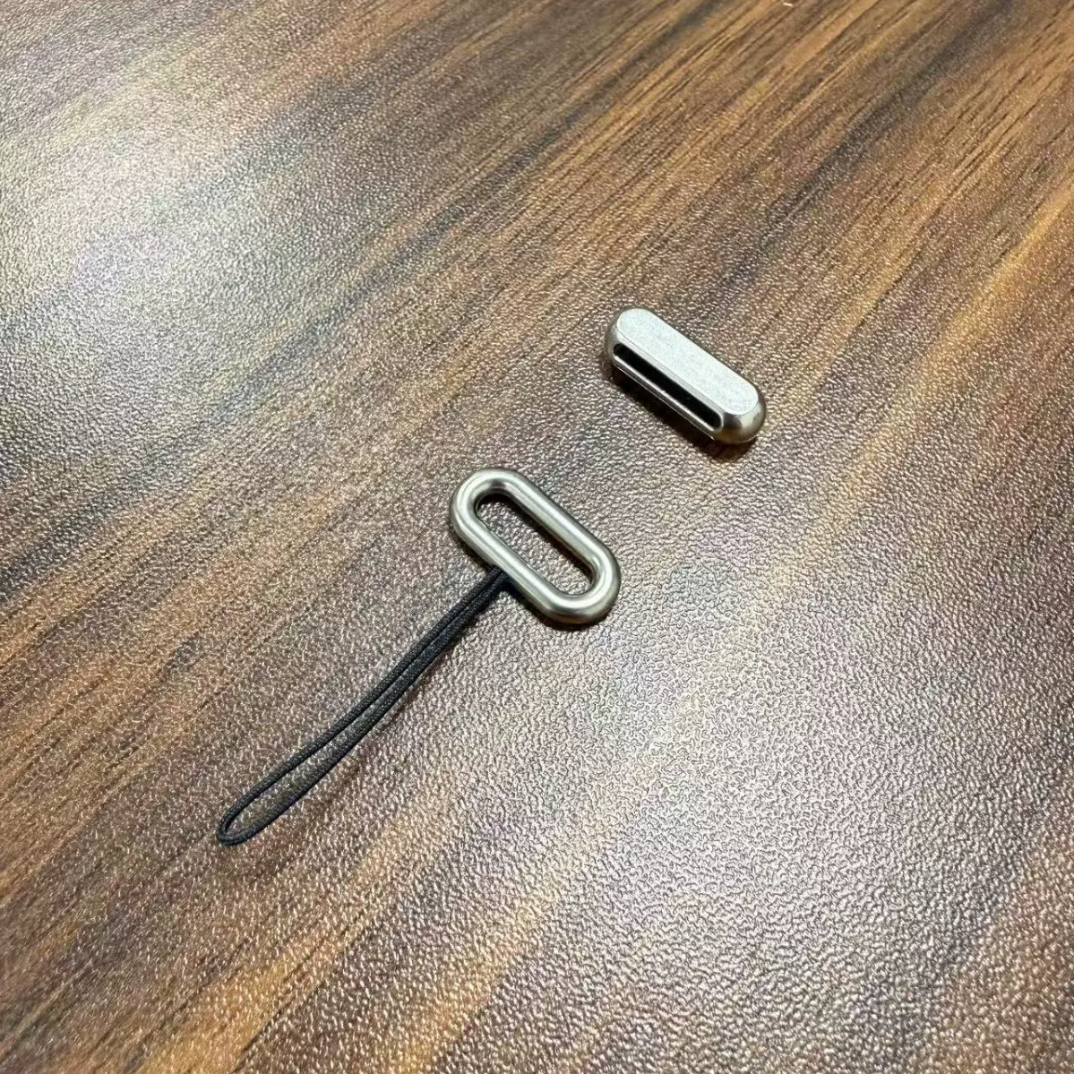 适用于苹果17挂绳扣手机挂绳配件五金件合金挂扣新款手机壳iphone