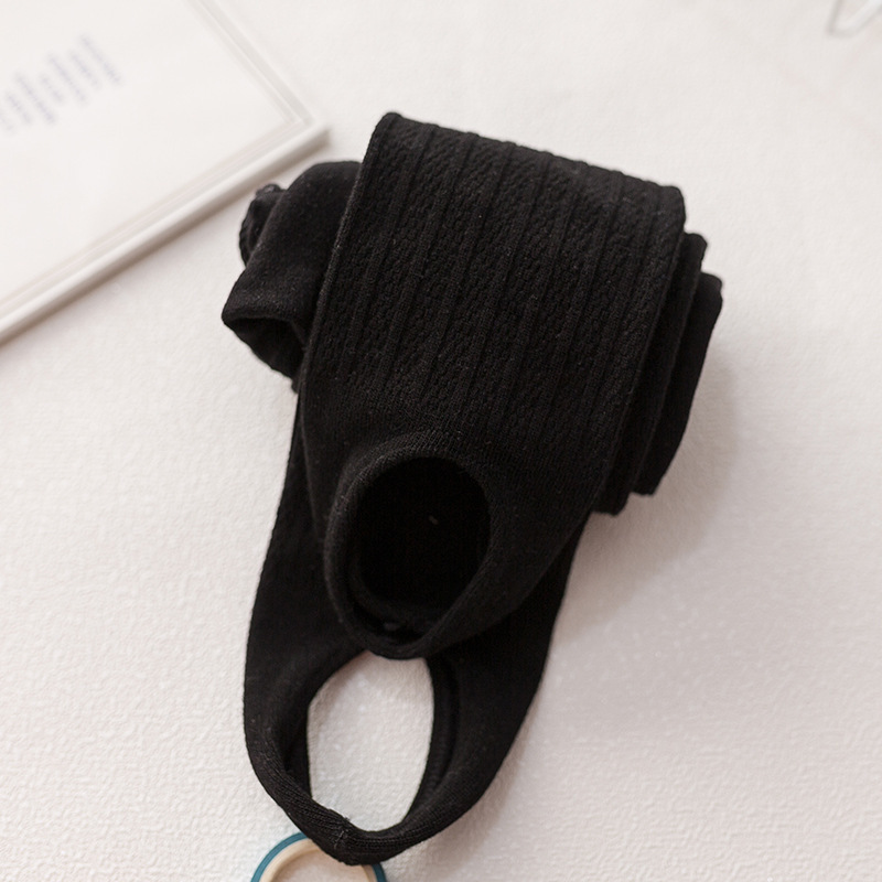 秋冬のベルベット麻花磨毛は子供のパンストの現物卸売りの新しい女の子が保温して足のズボンを踏む