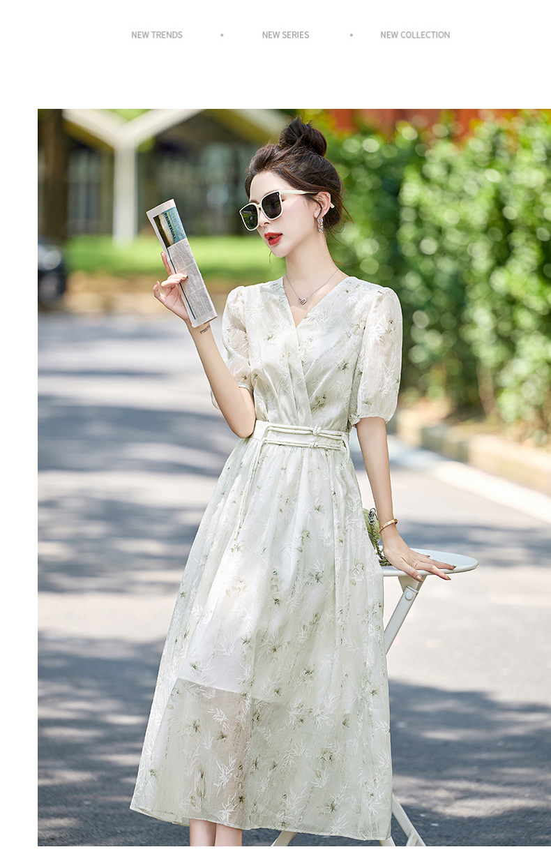 Váy hoa cổ chữ V thắt eo thon gọn mùa hè ZQ88079 — Màu xanh lục nhạt, Màu xanh lam chi tiết 11