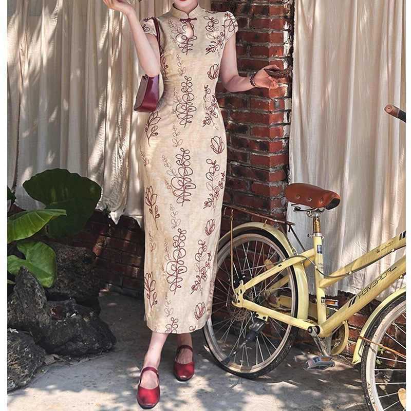 新中式国风绣花改良旗袍女2025夏季新款显瘦旗袍领镂空掐腰连衣裙|undefined