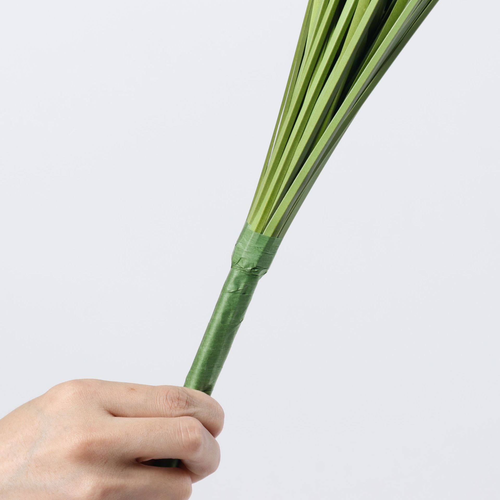 Simulación de plantas verdes, juncos, hierba, cebolla, lavanda púrpura, decoración de interiores, arreglos florales, paisajismo de plantas biónicas